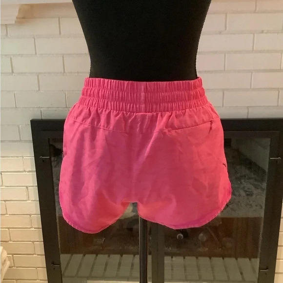 Great Pair of ASICS Running Shorts Size Small - Picture 3 of 3